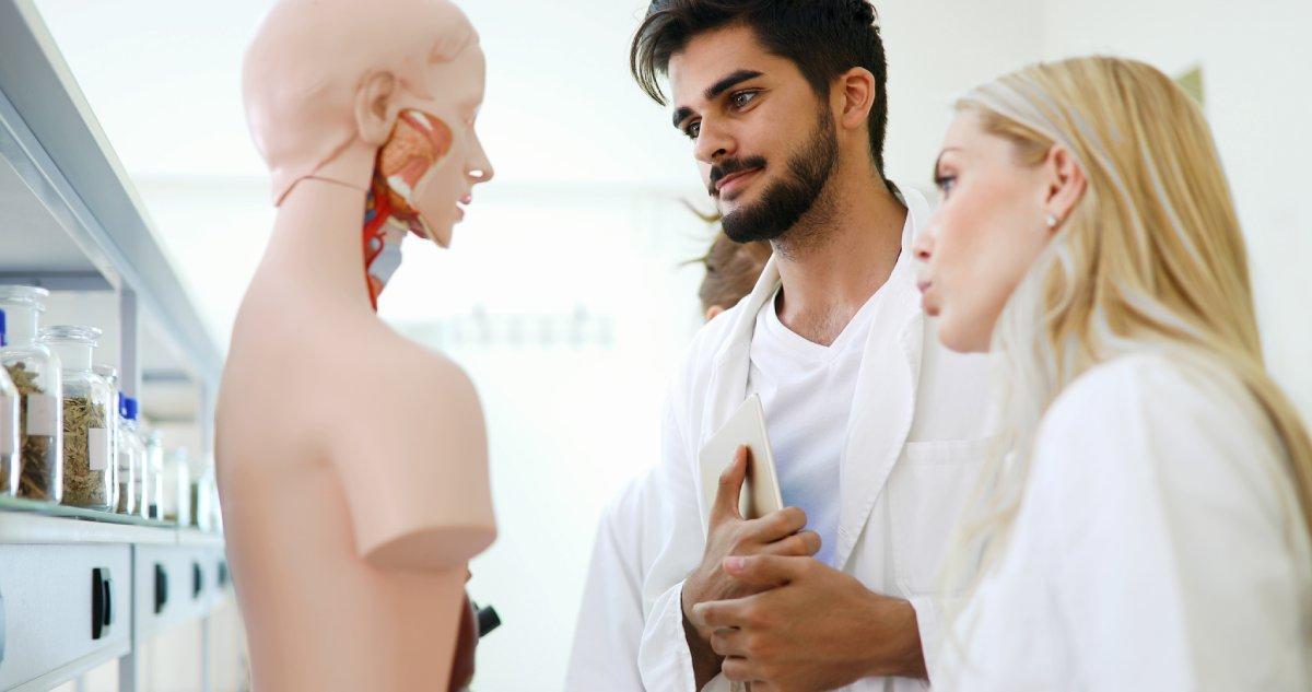 Semiologia, Comunicação e Simulação Realística de Atendimento Farmacêutico