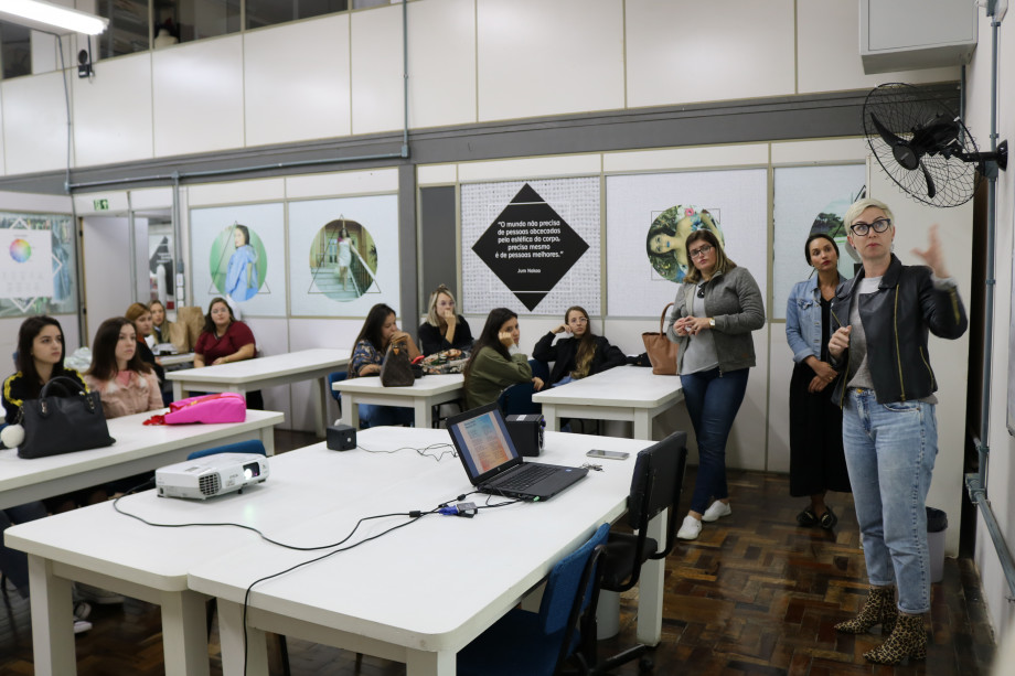 Gincana solidária desafia acadêmicos do Design de Moda da UCPel