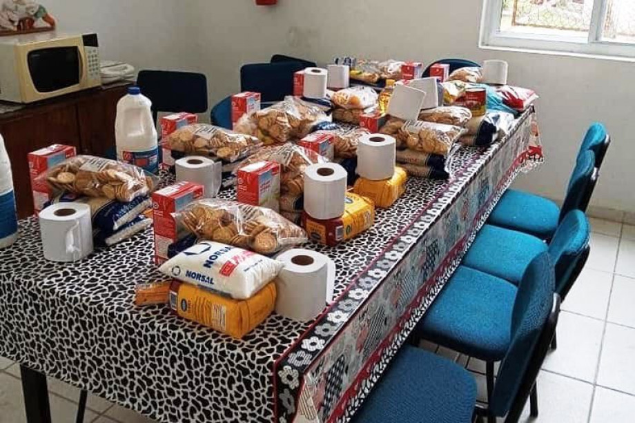 Instituto de Menores doa cestas básicas para famílias atendidas