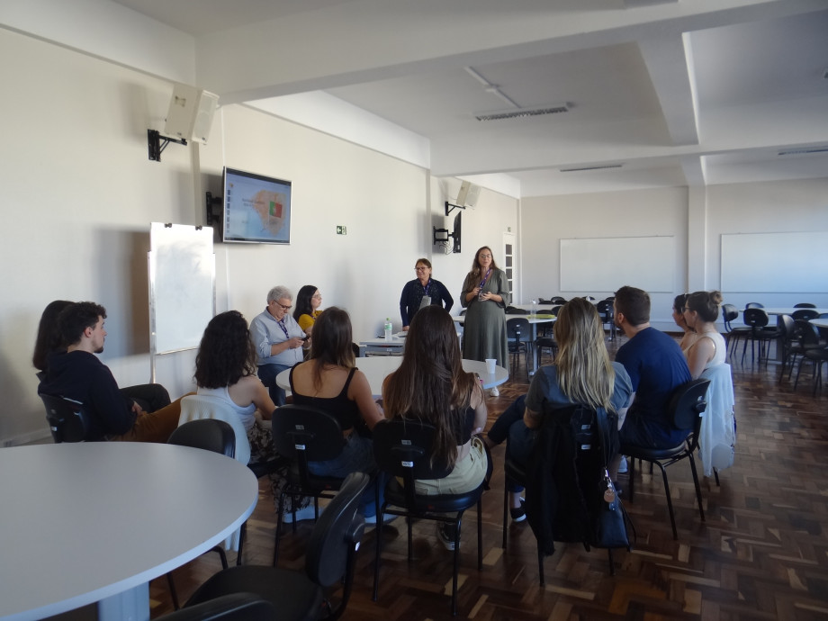 EDR promove atividade com alunos que farão intercâmbio em Portugal