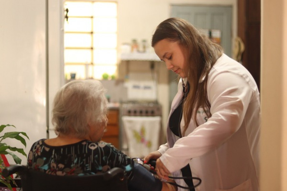 UCPel e ABRAz anunciam grupo para Cuidadores de Pessoas com Alzheimer e Demências