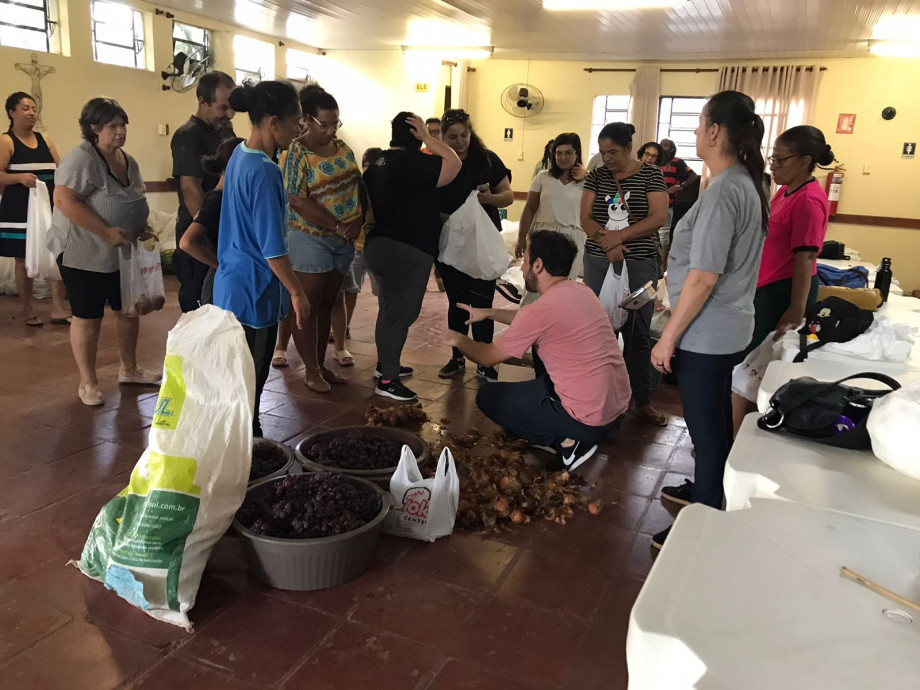 UCPel participa da entrega de cinco toneladas de alimentos do PAA