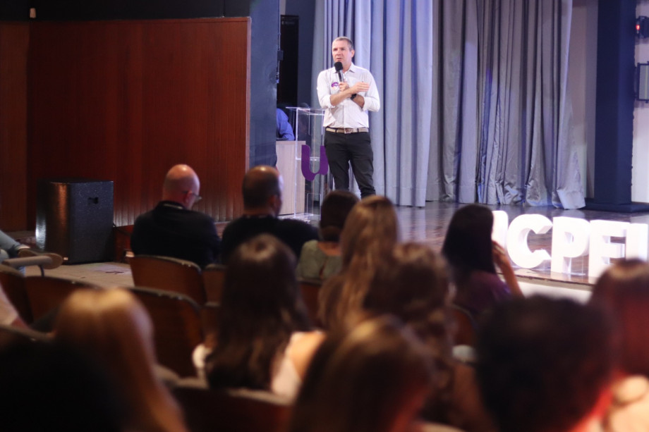 Calouros de Medicina são recepcionados no Embarque UCPel