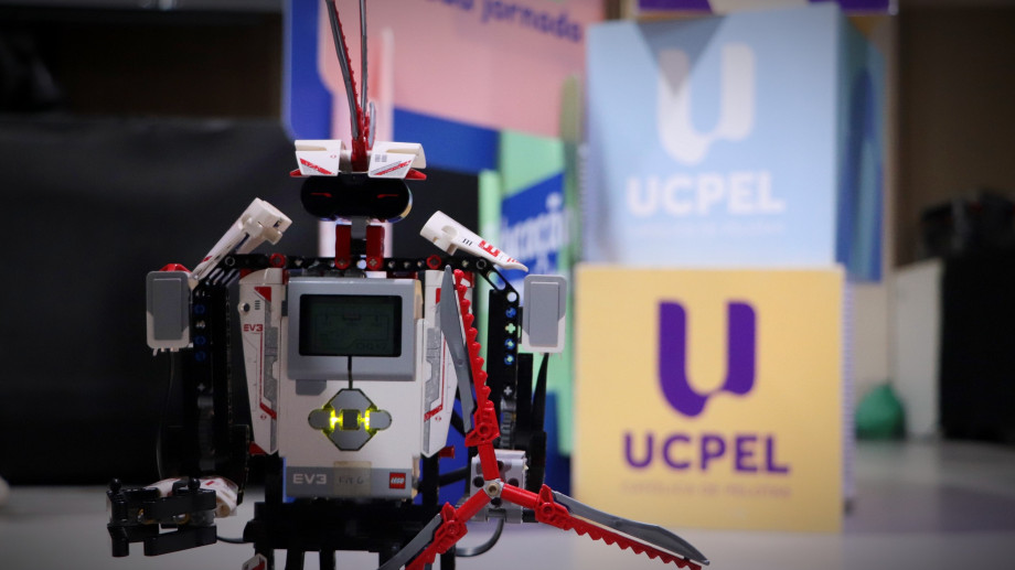 UCPel participa do RoboPel 214