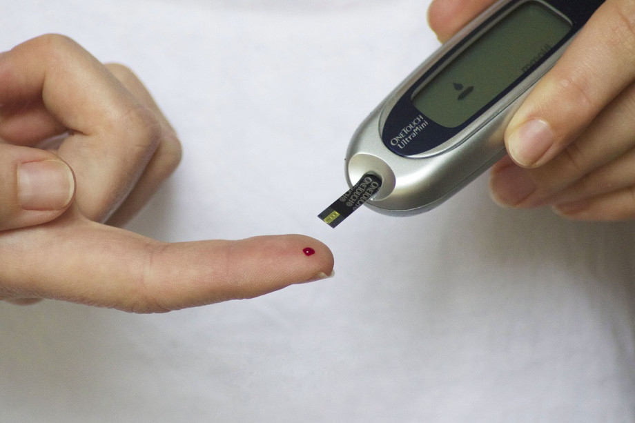 Professor e acadêmicas da Medicina lançam publicação sobre Diabetes Mellitus