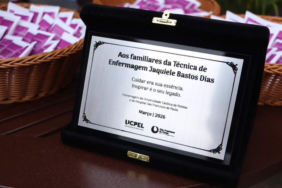 UCPel realiza homenagem a técnica de enfermagem