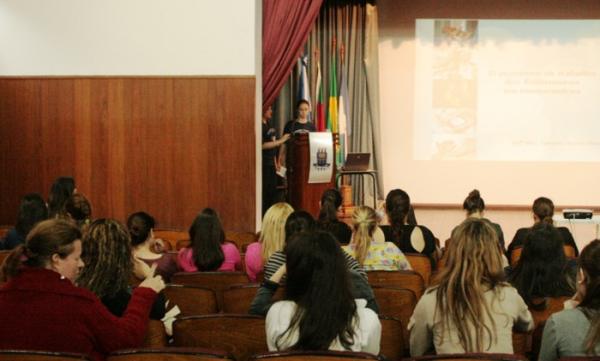 Semana da Enfermagem recebe acadêmicos e profissionais