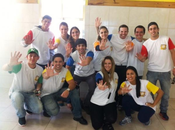 Lar São Luiz Gonzaga realiza 3ª edição da Feira de Roupas