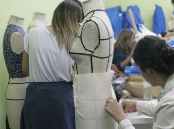 Desenvolvimento de roupas para pessoas com deficiência vira projeto no curso de Moda da UCPel