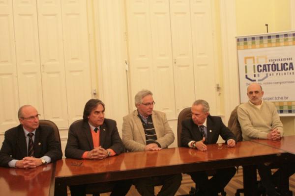 Rede Nacional de Ensino e Pesquisa é pauta em reunião na UCPel