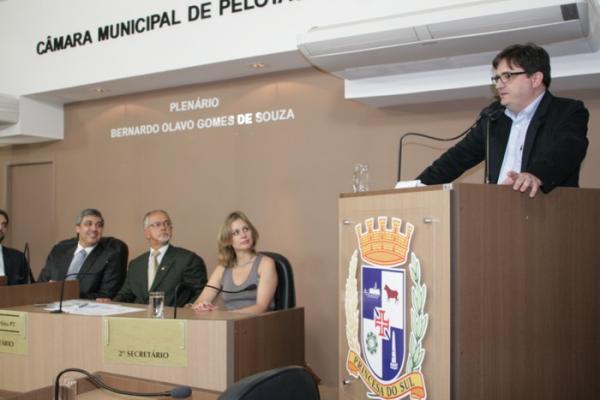 Câmara outorga título de Cidadão Pelotense a Cláudio Gastal