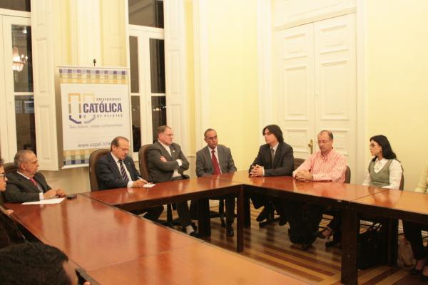 UCPel recebe visita de Tarso Genro