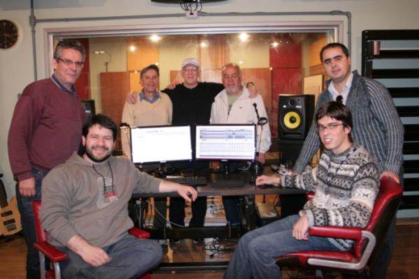 Egressos de Produção Fonográfica finalizam CD do grupo Feito em Casa
