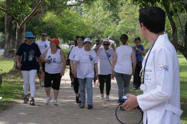 Fisioterapia realiza caminhada do diabetes na Dom Joaquim