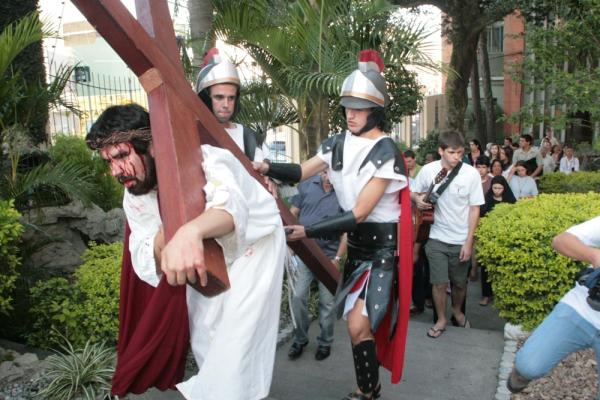 UCPel promove a 2ª Via-Sacra Encenada