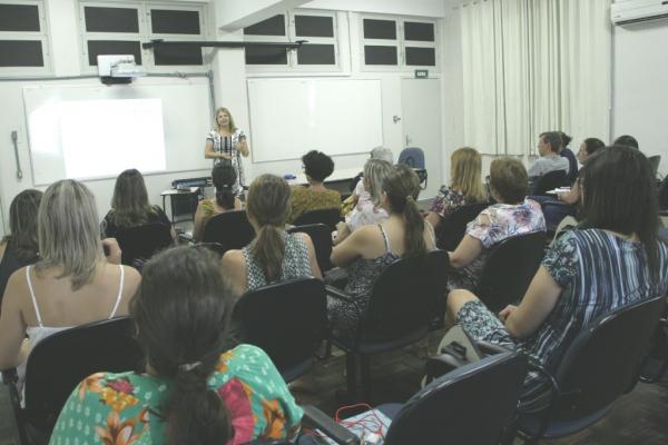 CCVS/UCPel recepciona professores com palestras
