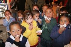 Turismo da UCPel leva crianças à Fenadoce