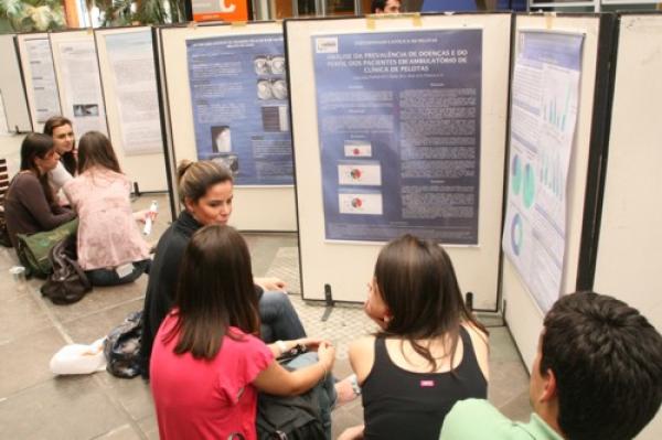 Apresentações marcam fim do 11° Congresso de Medicina