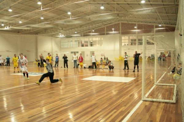 Alunos da UCPel começam a disputa por uma vaga na final