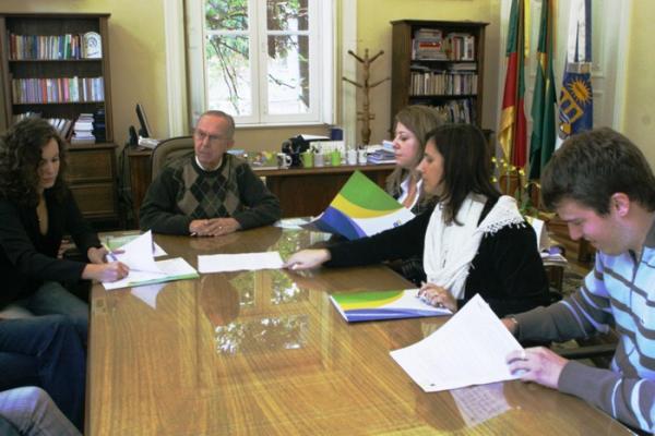 Agências de turismo assinam convênio com a UCPel