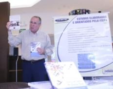 Economista da UCPel recebe homenagem de destaque