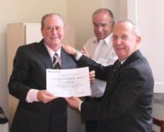 Repórter fotográfico Wilson Lima recebe homenagem da Associação dos Economistas de Pelotas