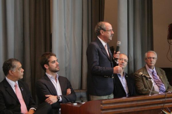 A paz no mundo começa dentro de cada um, lembra o Seminário do Rotary