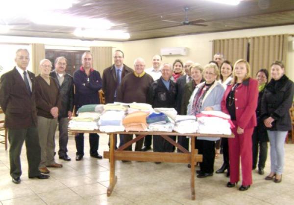 Clubes rotarianos fazem doação ao Pronto Socorro