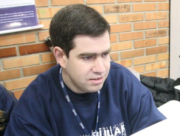 Trabalho agrega tecnologia de blogs ao curso de Farmácia