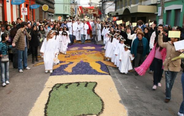 UCPel celebra Corpus Christi junto a Arquidiocese