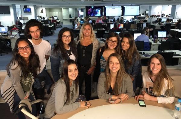 Acadêmicos do Jornalismo visitam o jornal Zero Hora