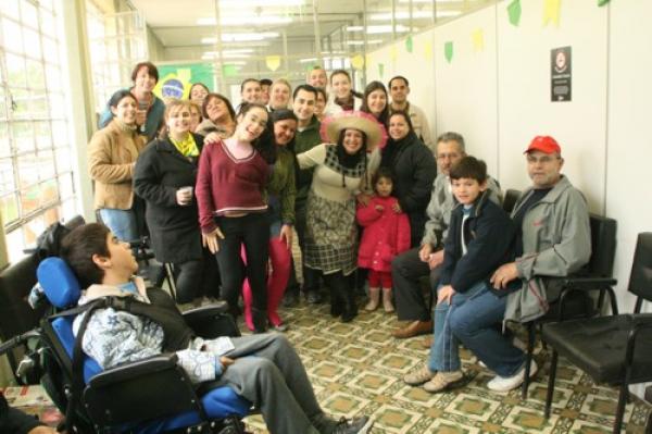 Pacientes da Clínica Fisioterápica celebram em festa junina