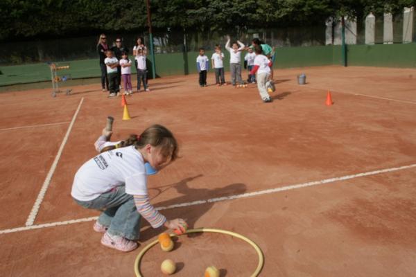 Turismo e Pedagogia doam livros pelo Dia das Crianças
