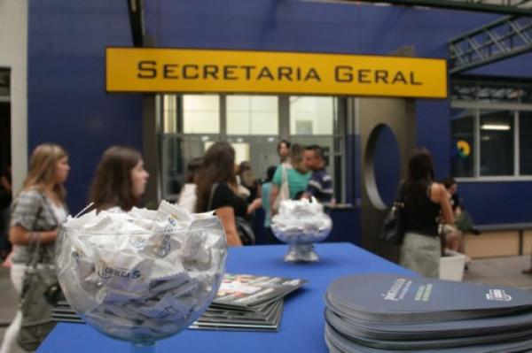 Acadêmicos retornam às aulas nesta terça (22)