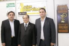 Farmácia da UCPel recebe visita de Conselhos Federal e Regional