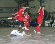 UCPel reencontra a torcida com vitória