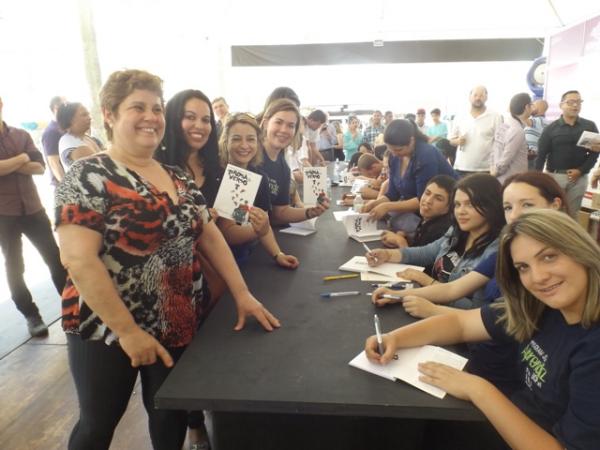 Aprendizes são premiados na Feira do Livro de Porto Alegre