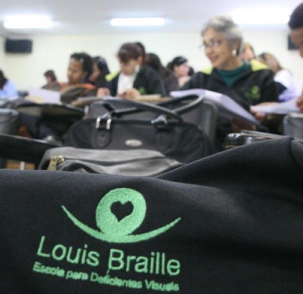 UCPel sedia encerramento de curso de Braille