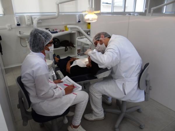 Curso de Odontologia da UCPel seleciona pacientes com necessidade de  prótese total dupla