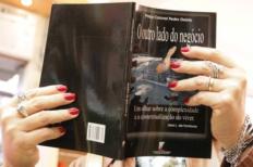 Professora Jara Fontoura lança livro nesta sexta (11)