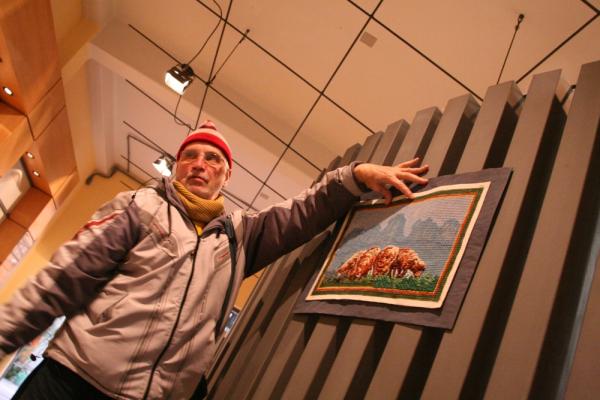 Tradições pelotenses em Telas Pintadas para Bordar