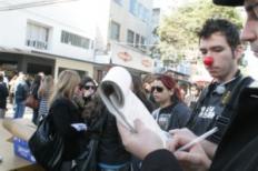Alunos protestam pela obrigatoriedade do diploma de Jornalismo
