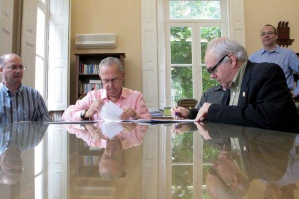 UCPel e Sanep firmam parceria em benefício da comunidade