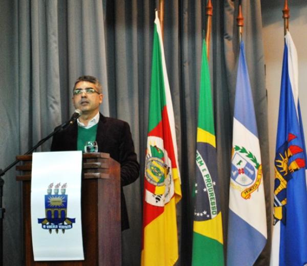 Discussão sobre atual momento político do Brasil marca Aula Magna do curso de Direito