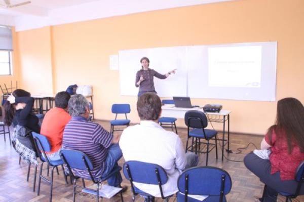 Curso de Turismo recebe qualificação sobre atendimento