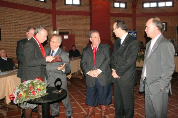 Católica e Diocese de Pelotas recebem homenagem da Azonasul