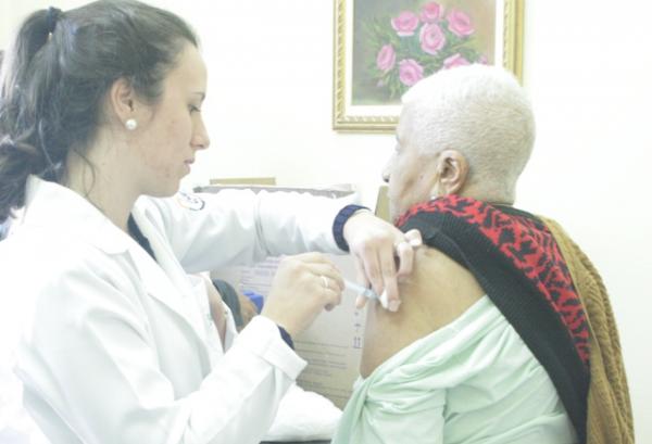 Campanha de vacinação chega ao Cetres/UCPel