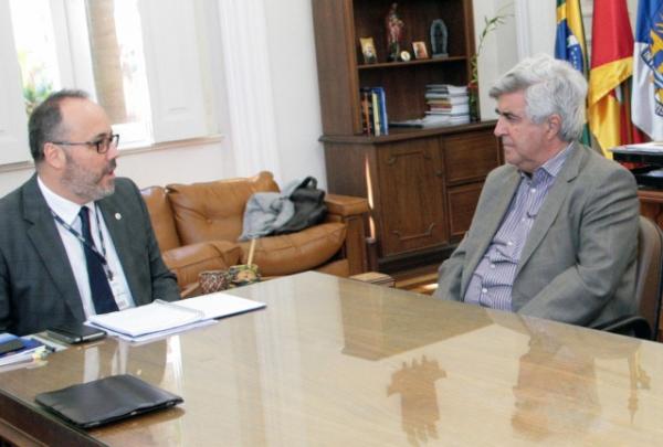 UCPel recebe visita do presidente da Capes, Abilio Baeta Neves