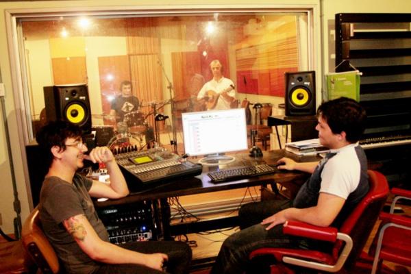 Vencedor do Som Urbano grava músicas próprias