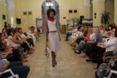 Curso de Moda da UCPel desfila em jantar beneficente